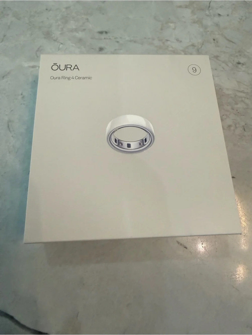 Oura Ring 4 Ceramic in Cloud Size 9